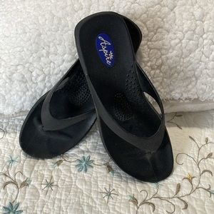 OKABASHI Aspire Flip Flops/Sandals